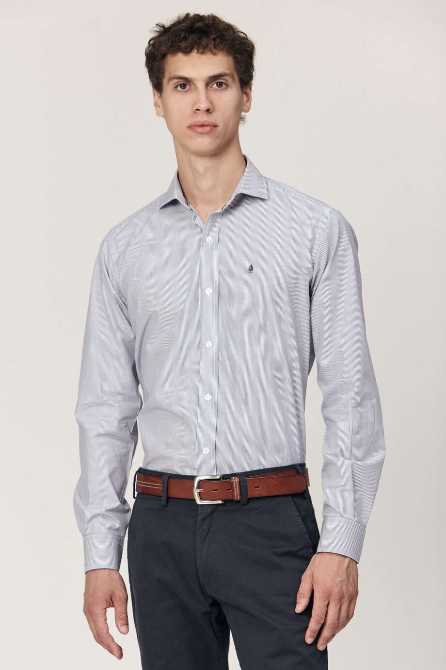 Camisa slim fit a rayas