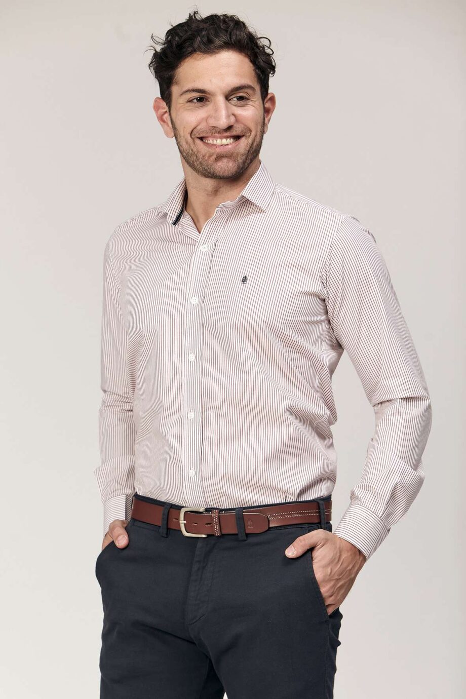 Camisa slim fit a rayas