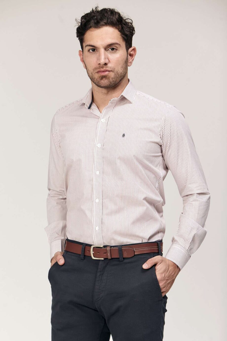 Camisa slim fit a rayas
