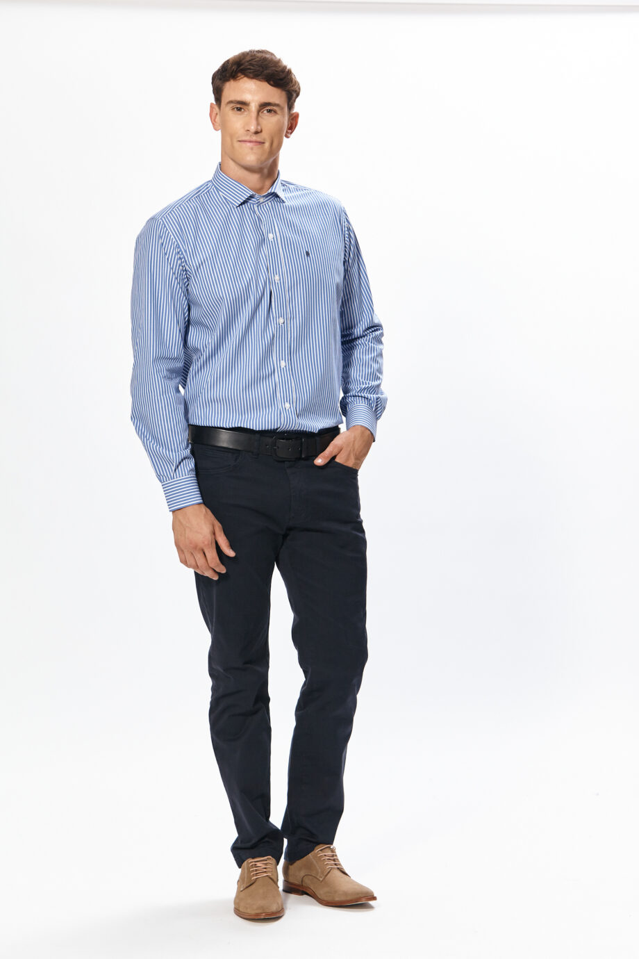 Camisa slim fit a rayas