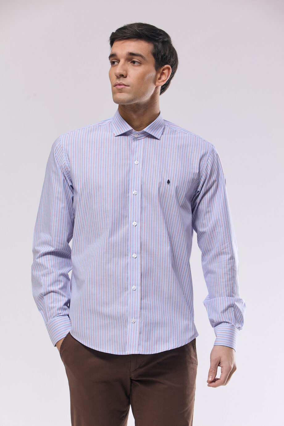 Camisa slim fit a rayas