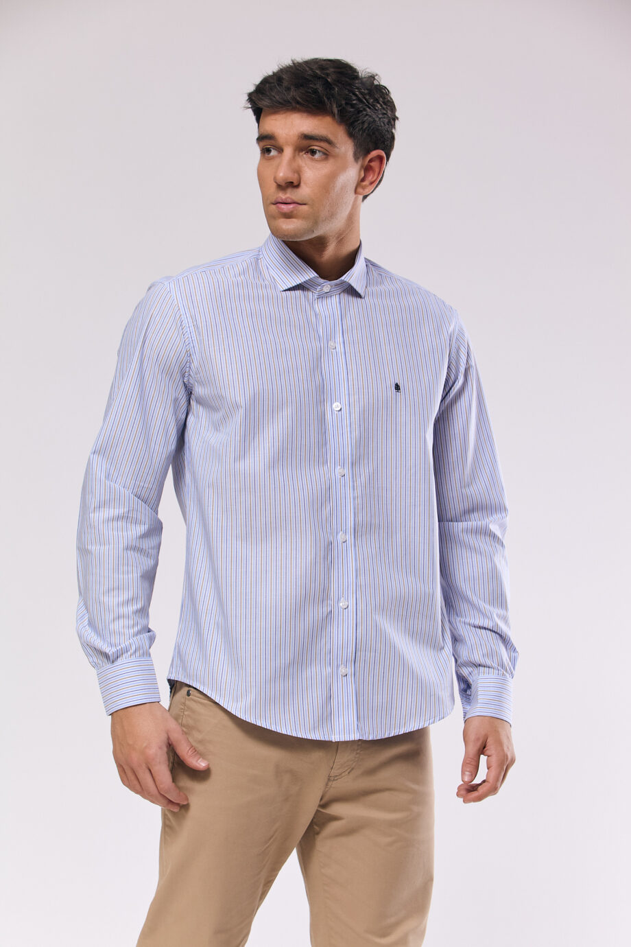 Camisa slim fit a rayas