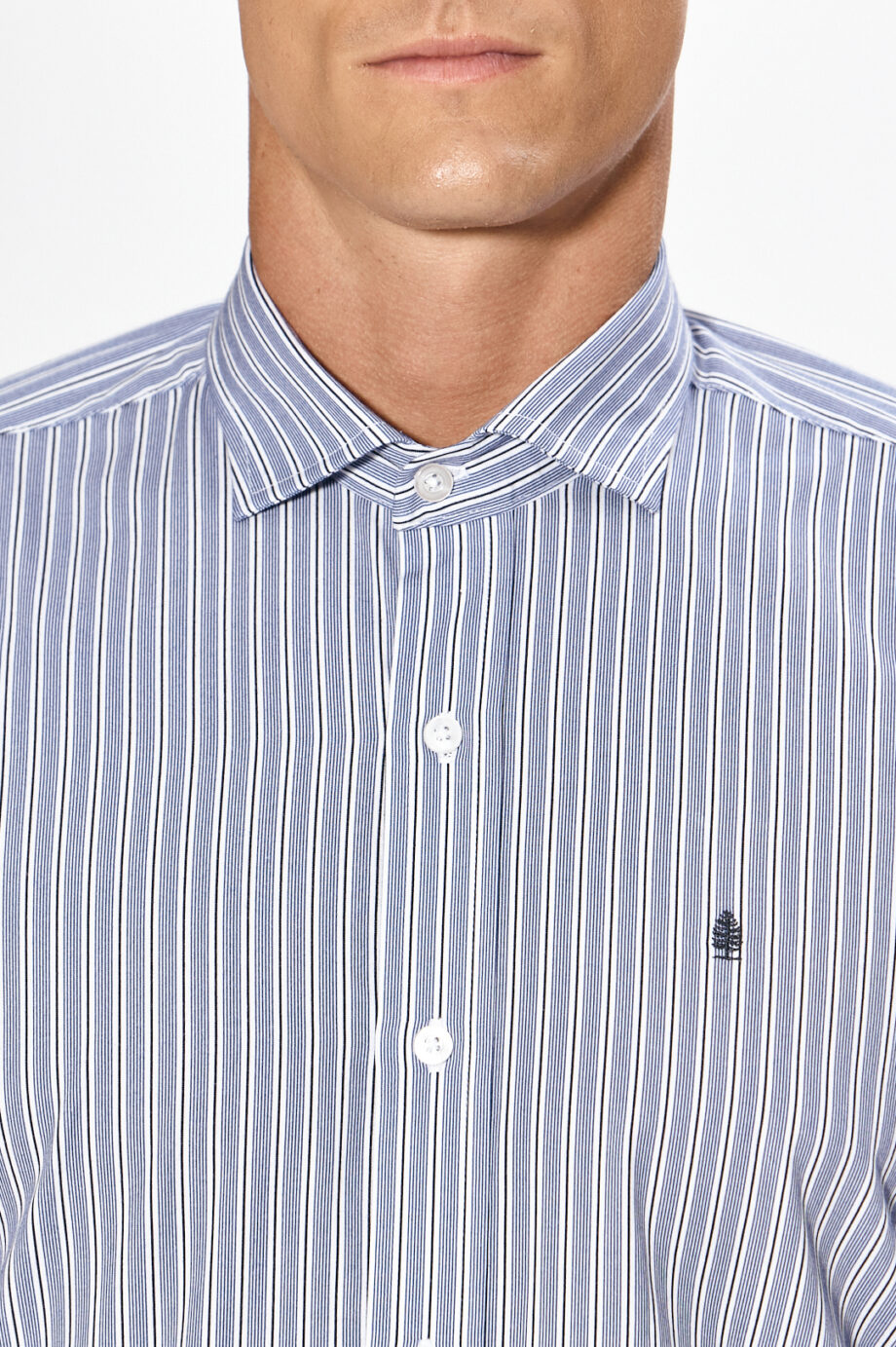 Camisa slim fit a rayas