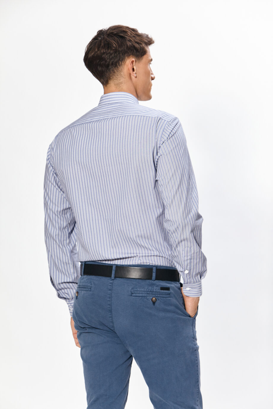 Camisa slim fit a rayas