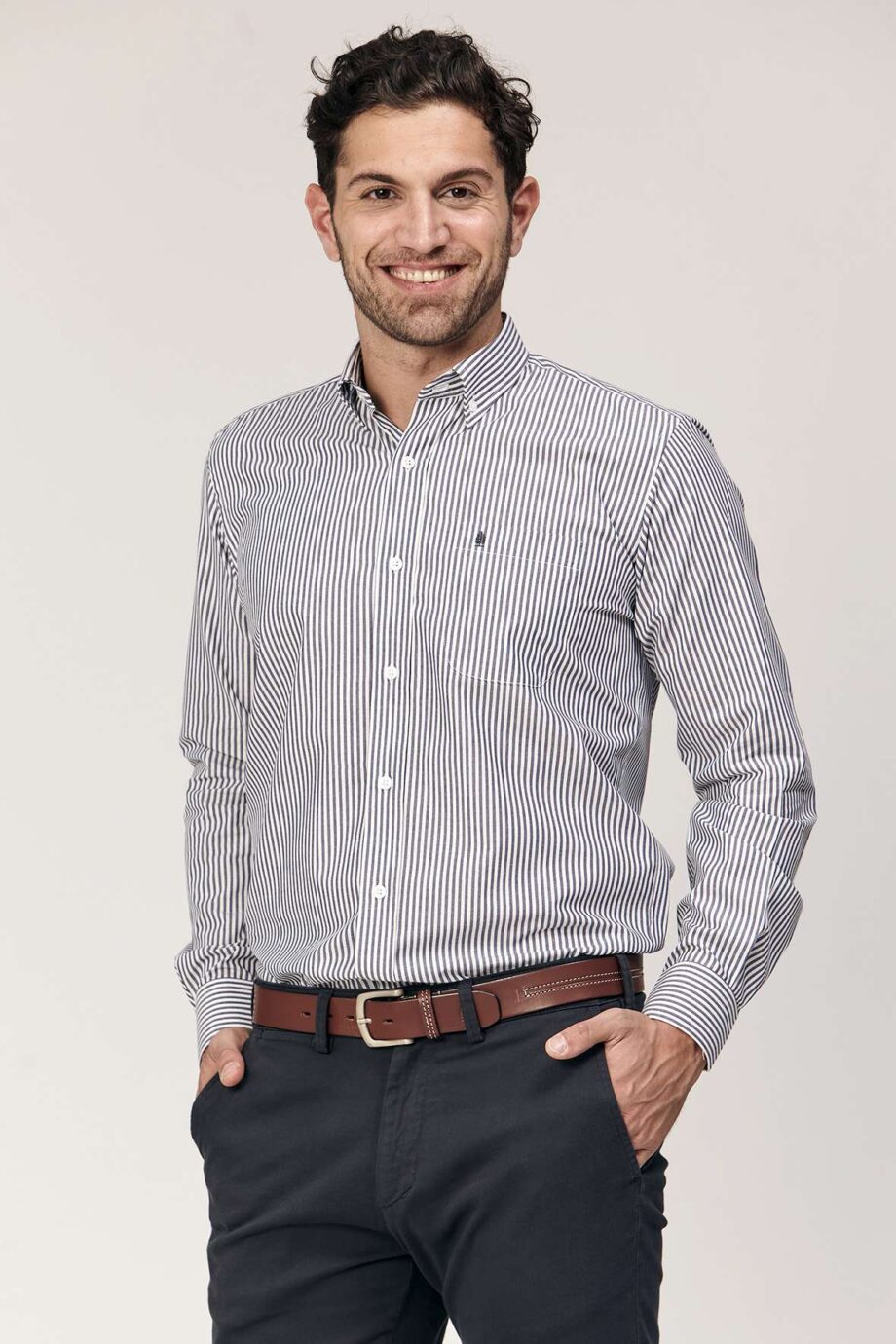 Camisa regular fit a rayas
