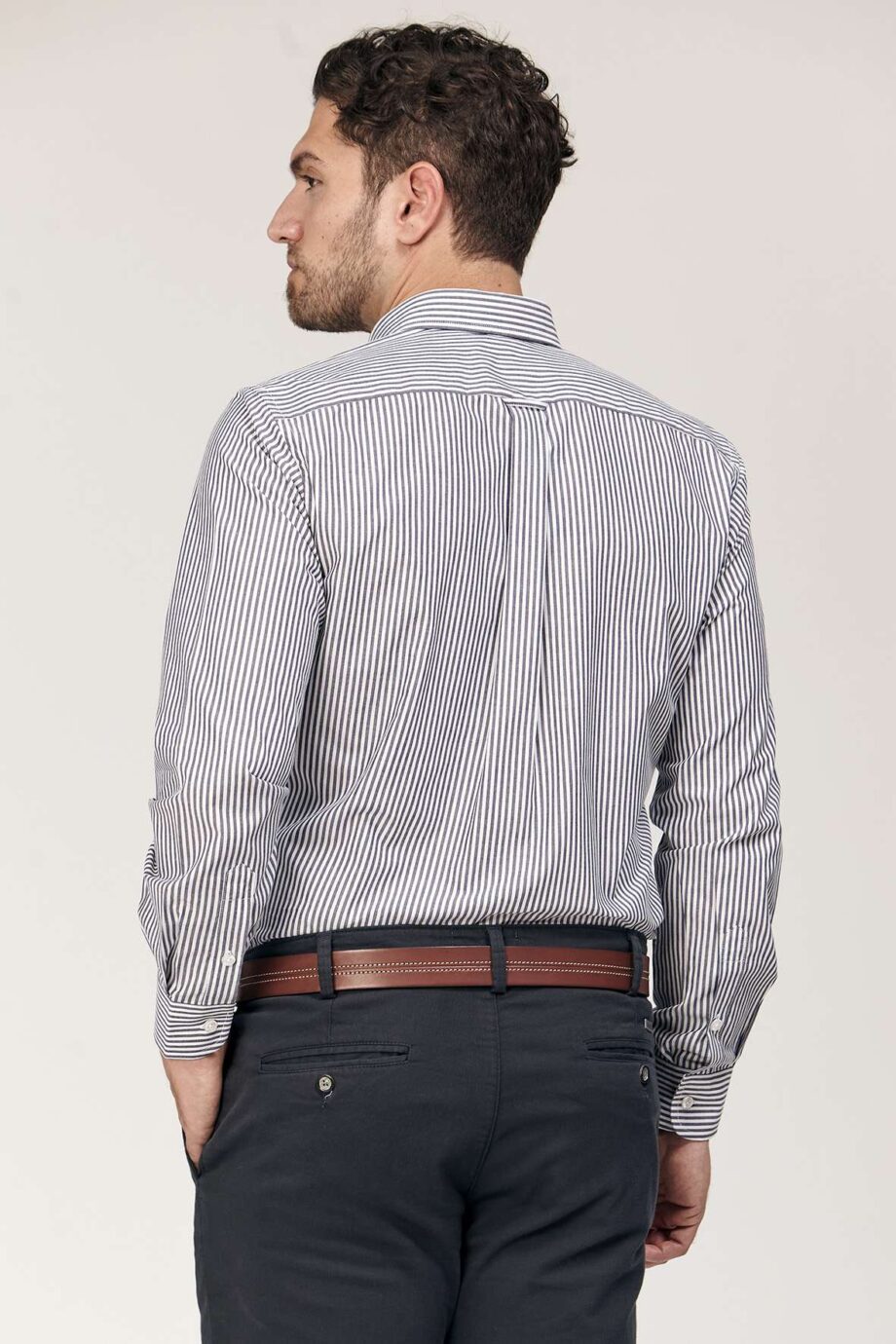 Camisa regular fit a rayas