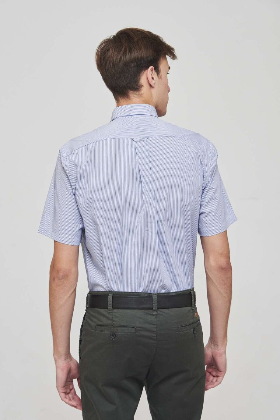 Camisa regular fit a rayas