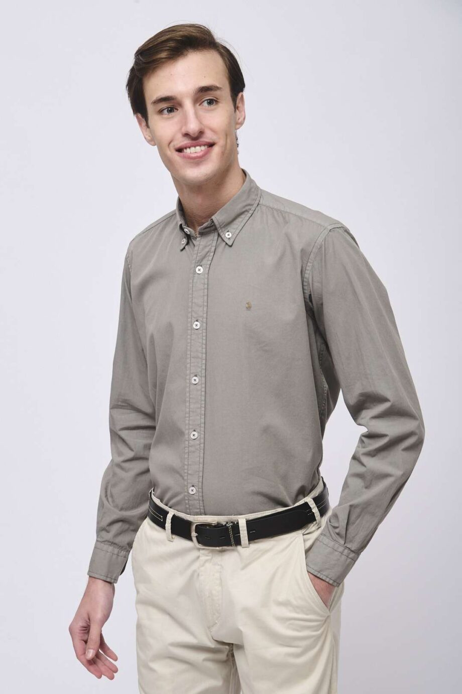 Camisa regular fit de poplin teñido