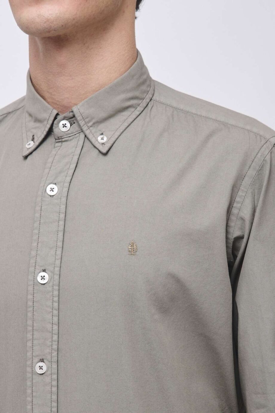 Camisa regular fit de poplin teñido