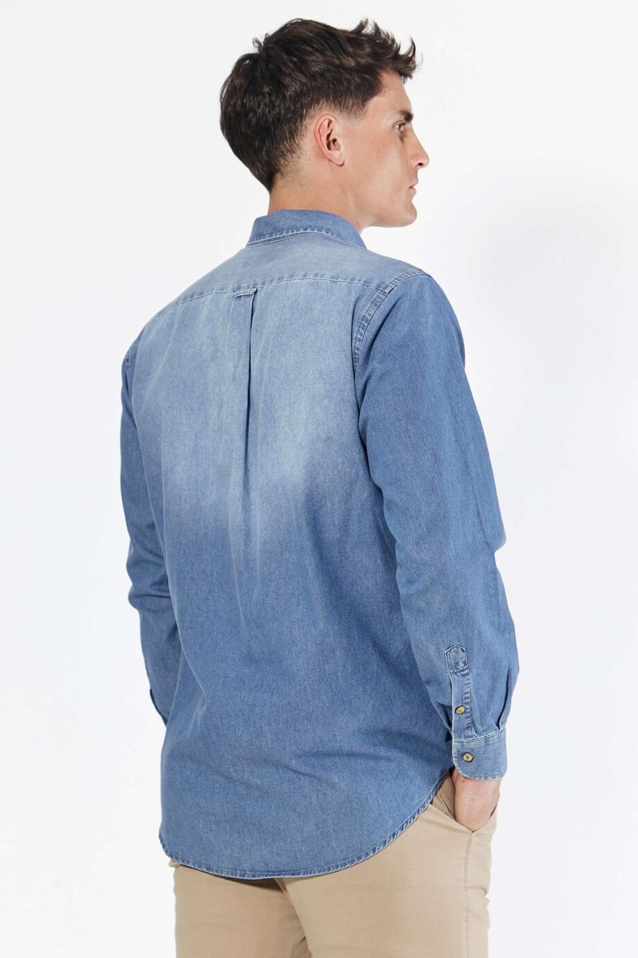 Camisa regular fit de jean gastado