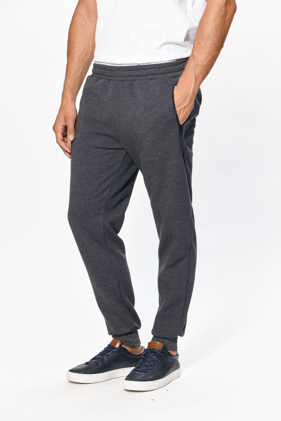 Pantalón jogging con vivos