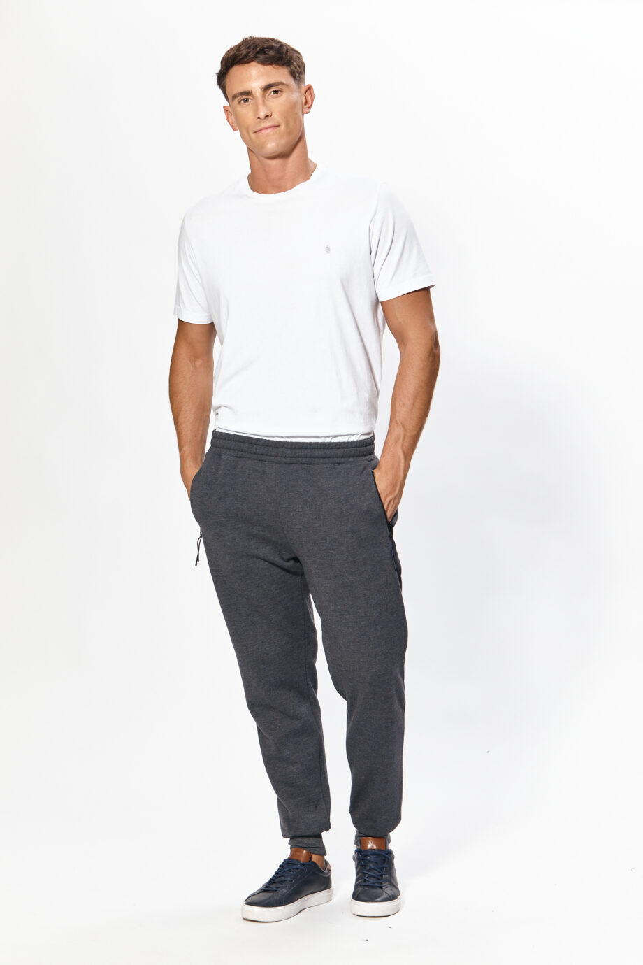 Pantalón jogging con vivos