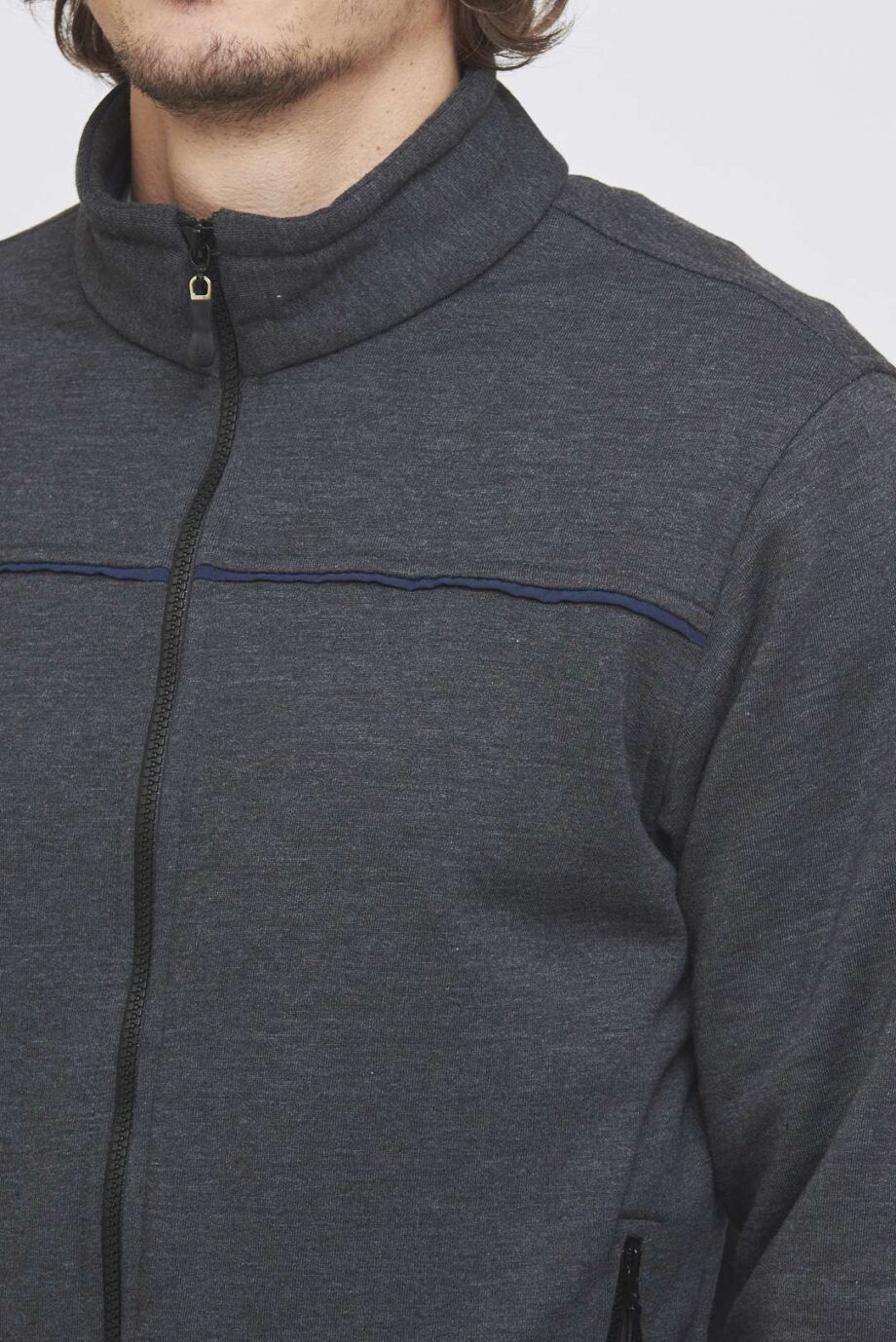 Campera con vivos de frisa