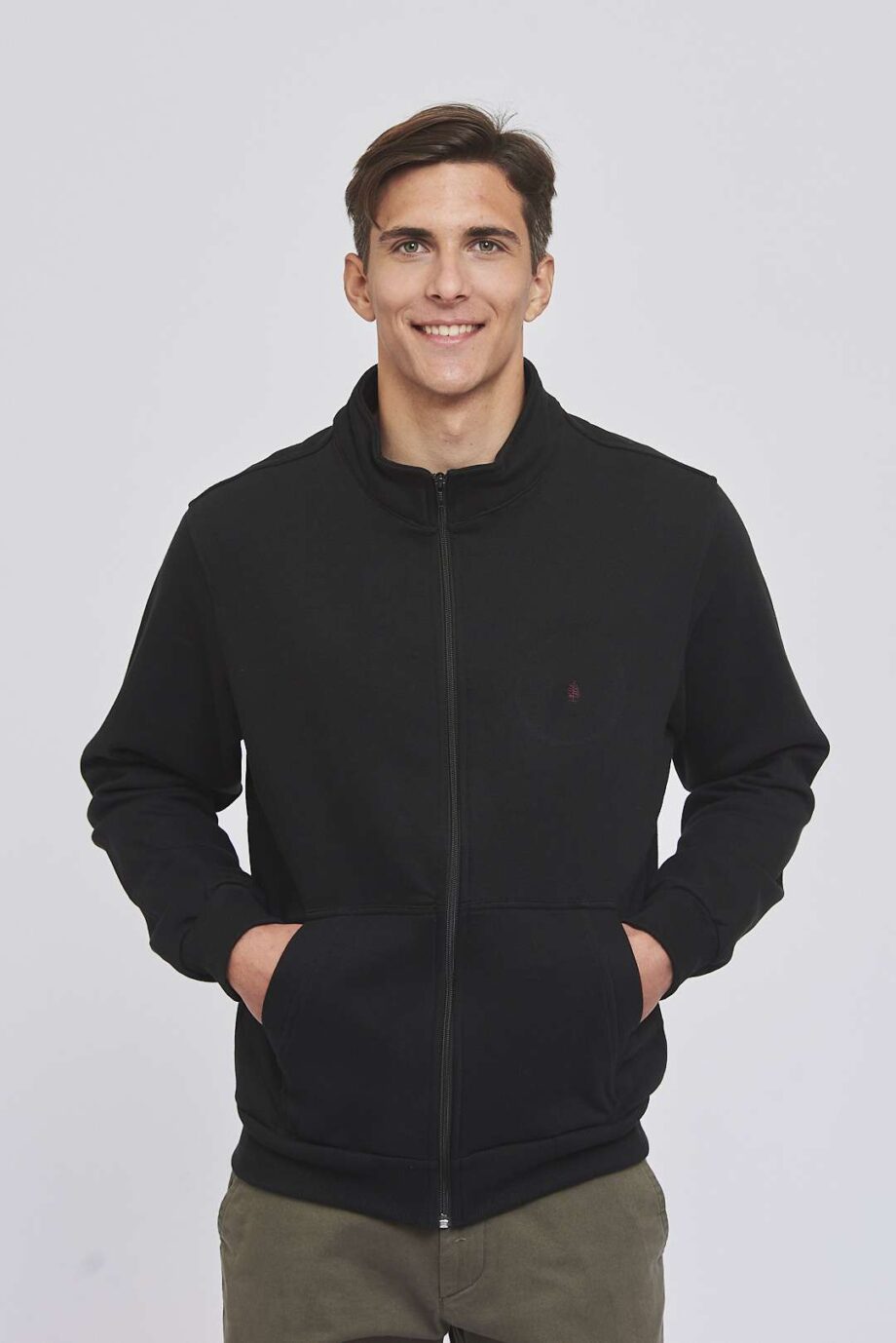 Buzo campera con bolsillo frisa invisible peinada
