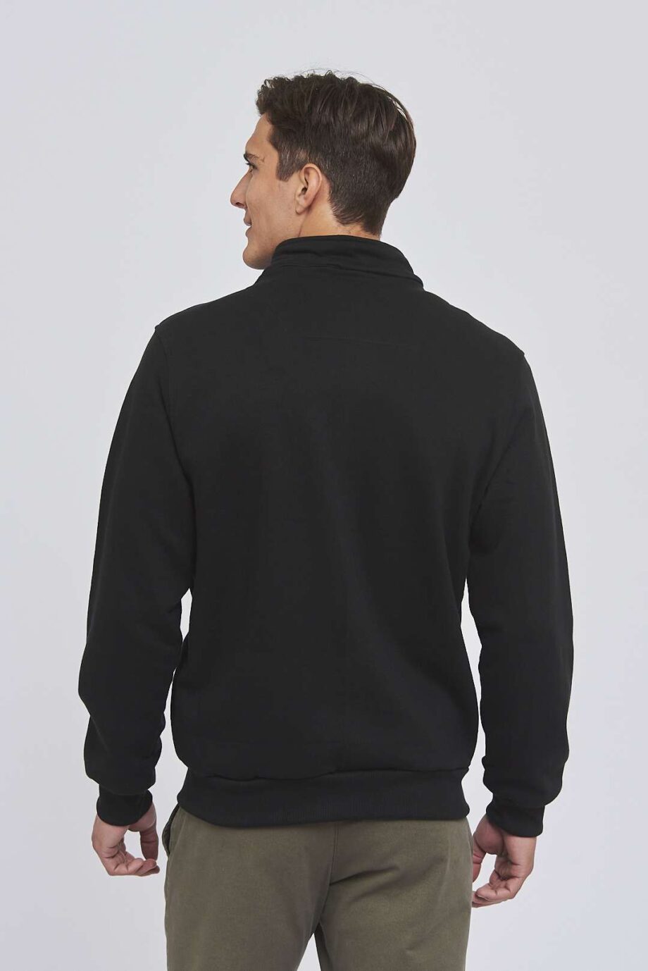 Buzo campera con bolsillo frisa invisible peinada