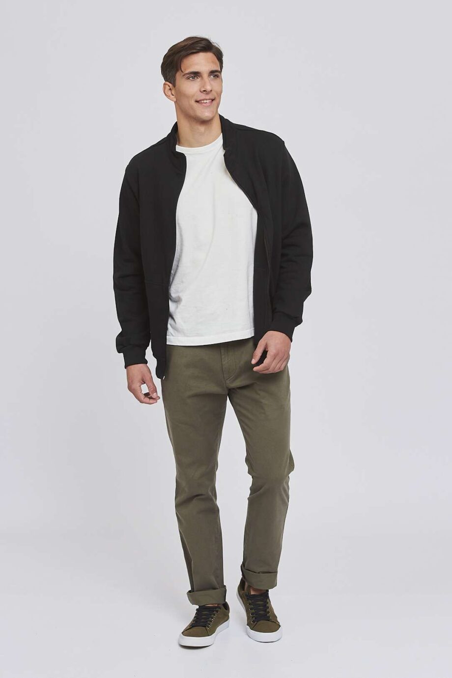Buzo campera con bolsillo frisa invisible peinada