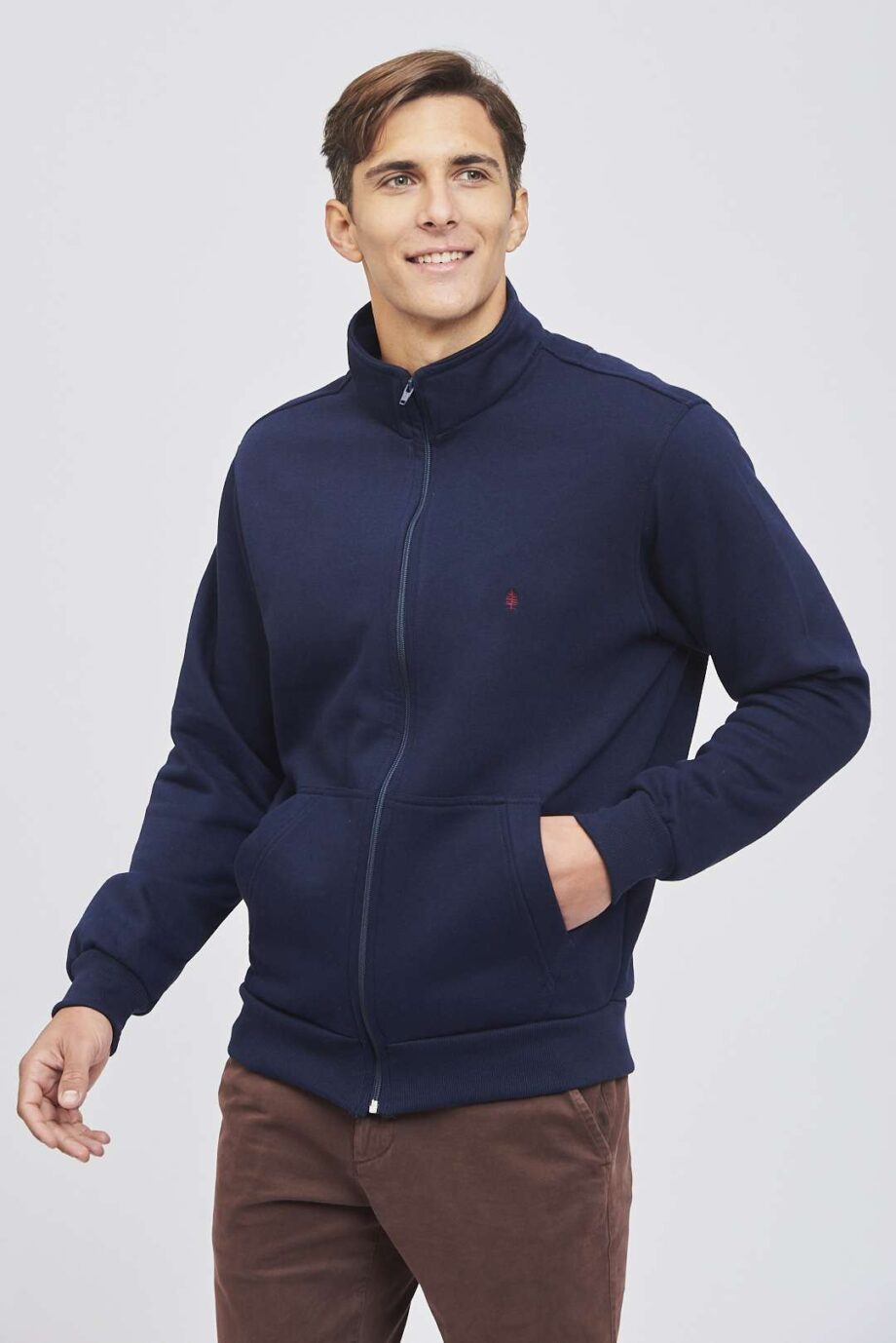 Buzo campera con bolsillo frisa invisible peinada