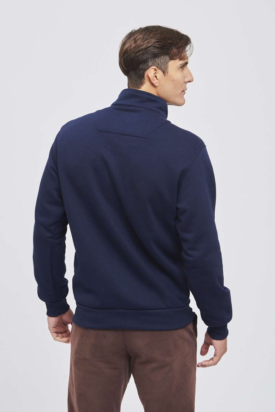 Buzo campera con bolsillo frisa invisible peinada