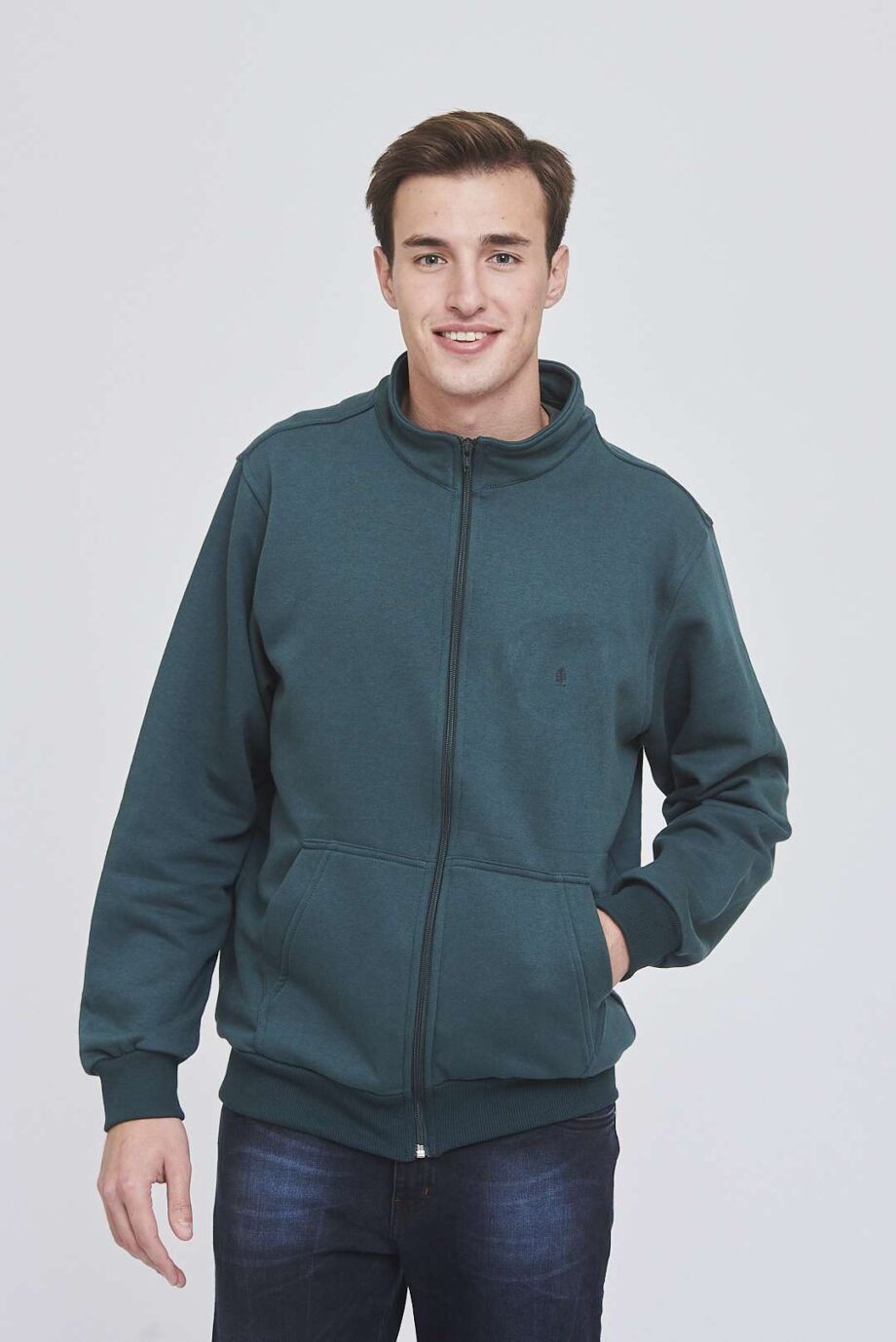 Buzo campera con bolsillo frisa invisible peinada