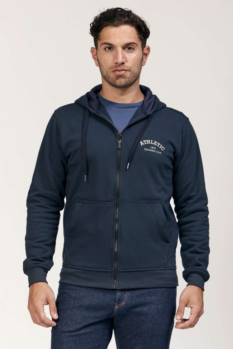 Campera canguro con estampa de frisa