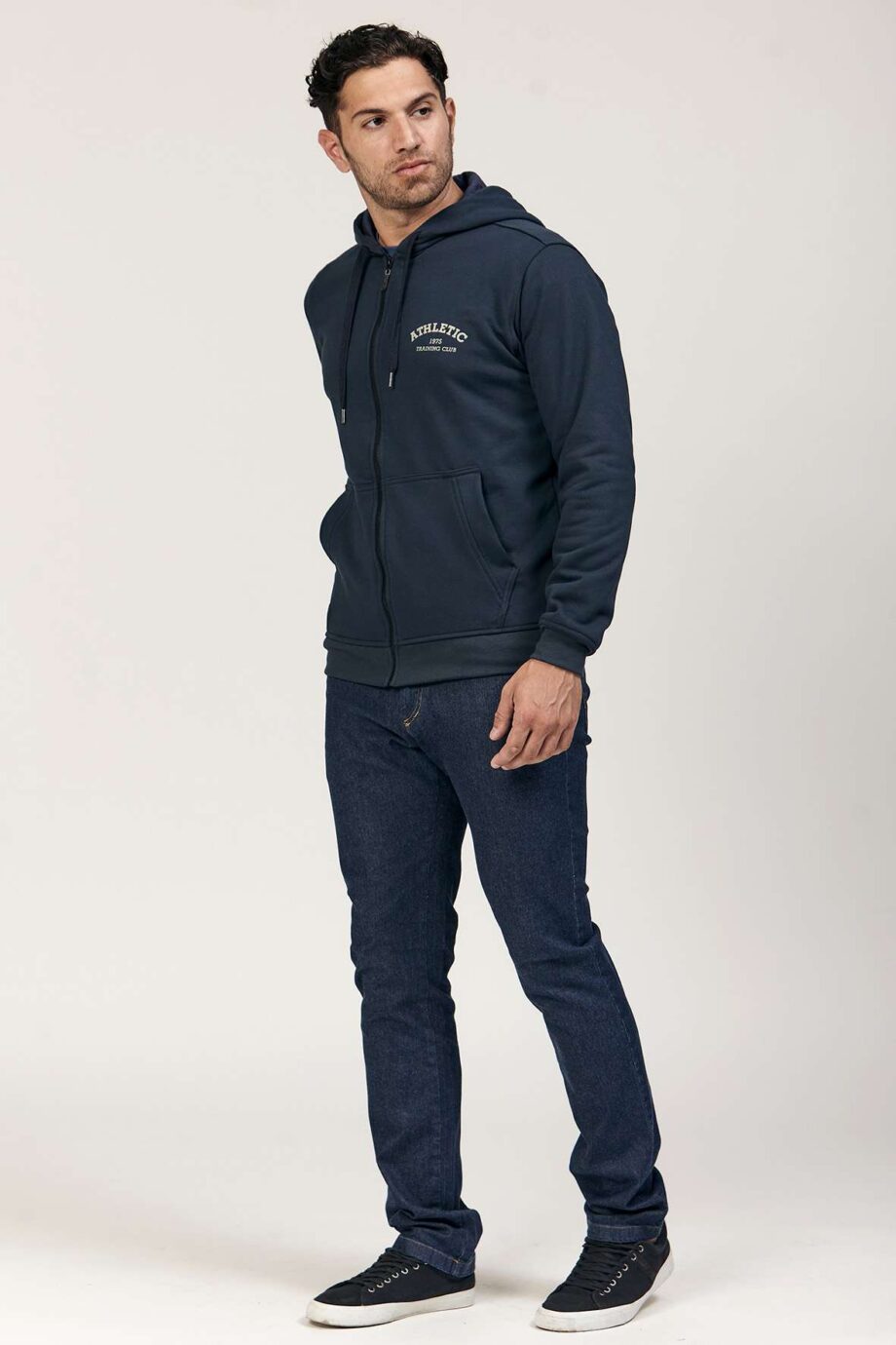 Campera canguro con estampa de frisa