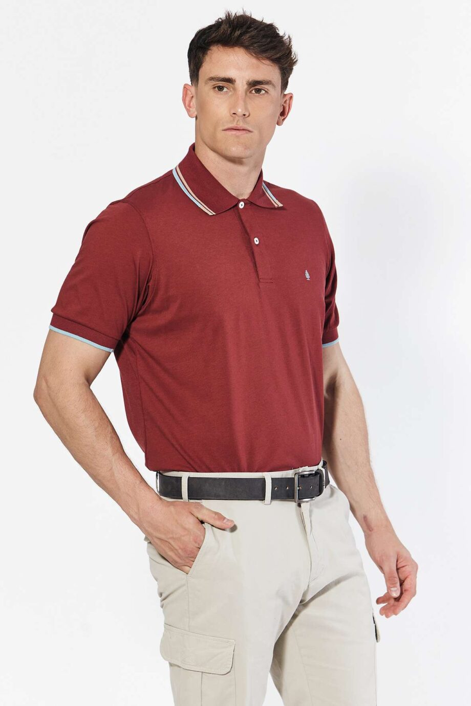 Polo mangas cortas cuello puños vivos