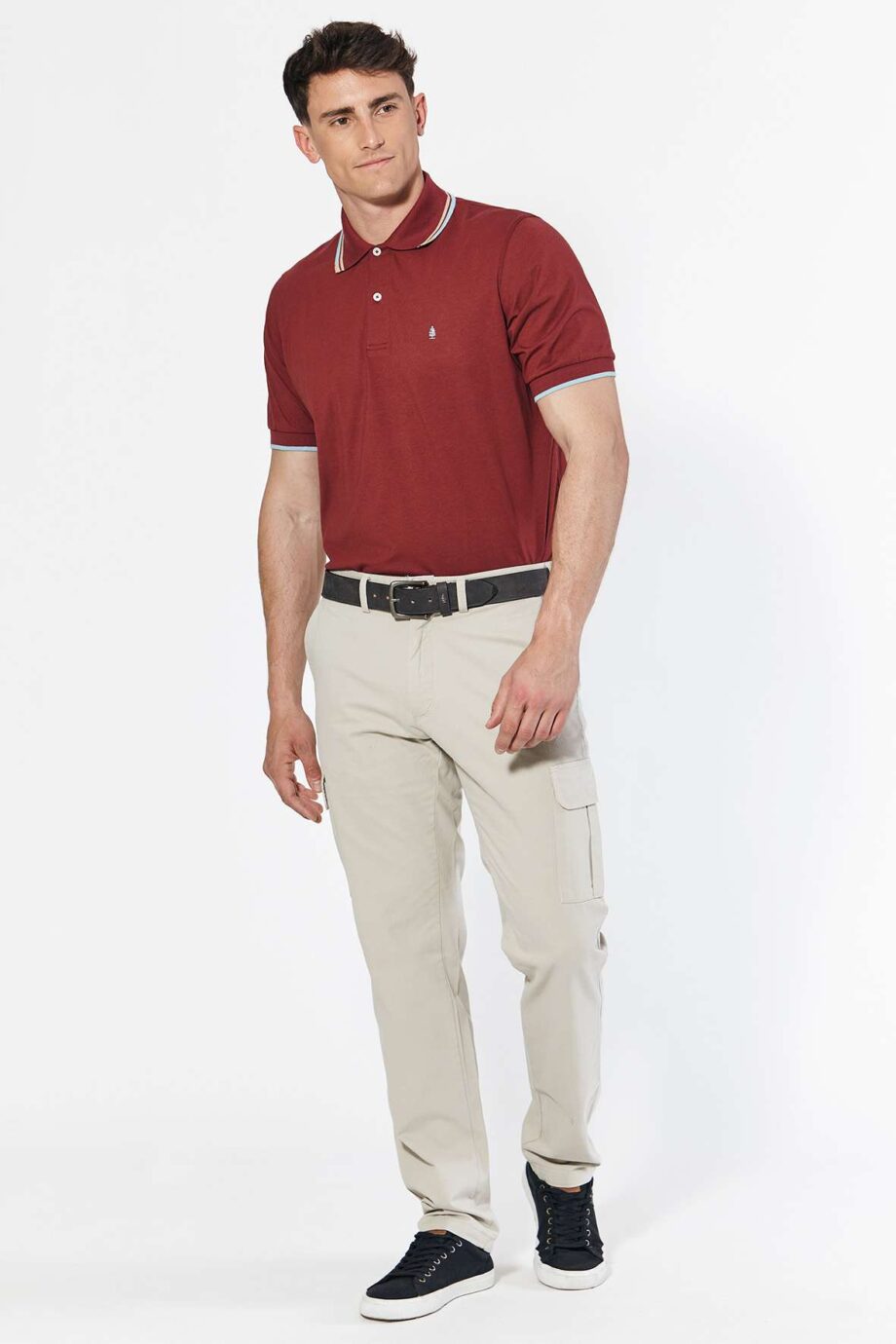 Polo mangas cortas cuello puños vivos