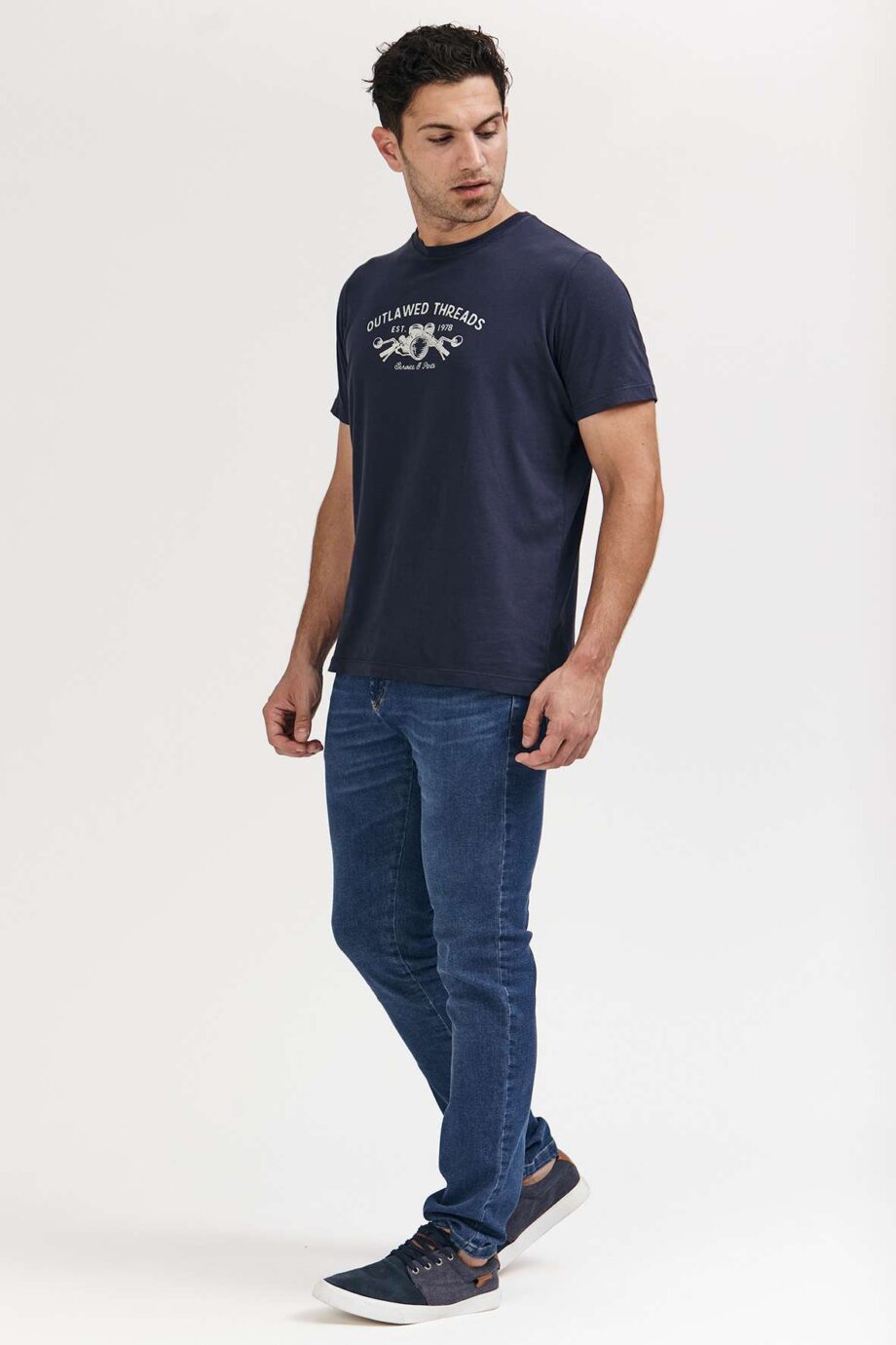 Remera de jersey outlawed threads