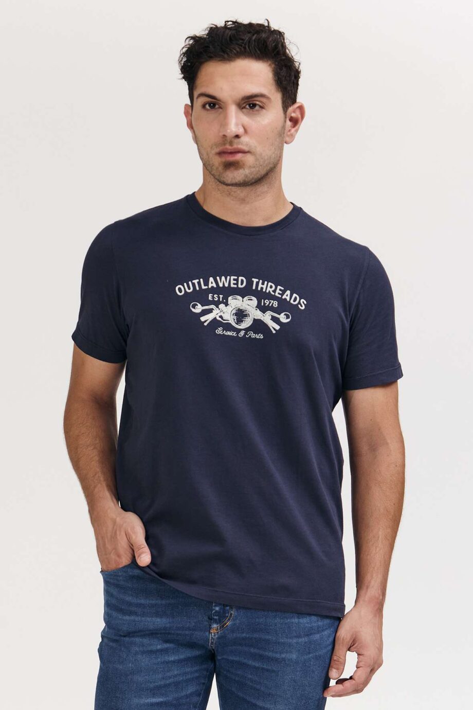 Remera de jersey outlawed threads
