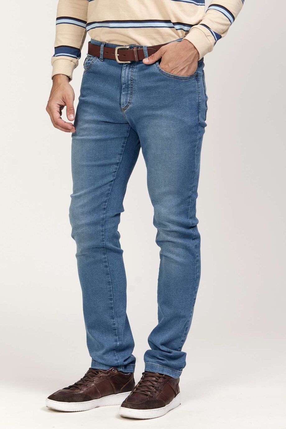 Jean regular fit localizado